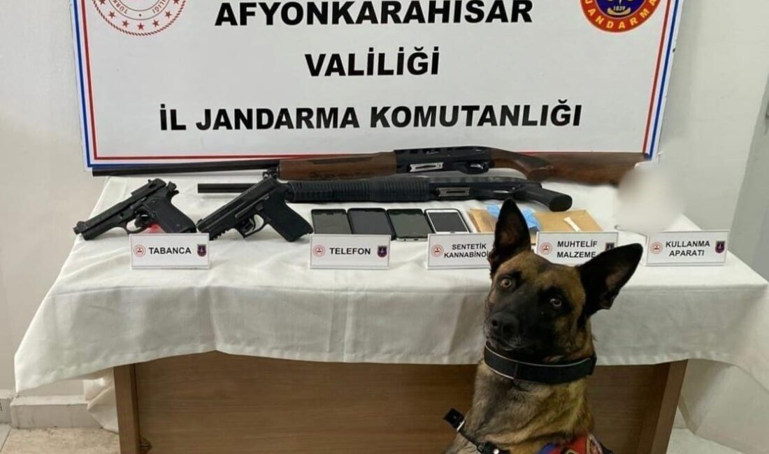 Afyonkarahisar’da jandarma tarafından gerçekleştirilen uyuşturucu operasyonunda 5 kişi gözaltına alınırken,