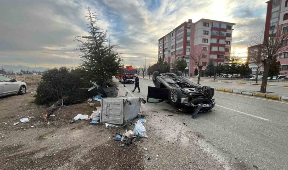 Isparta’da kontrolden çıkan lüks otomobil ağaca çarpıp ters döndü. Sürücü