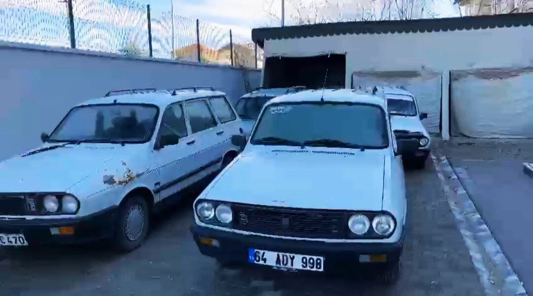 Kütahya’da çaldıkları otomobilleri, motor şase numaralarını “change” ederek, Uşak, Denizli,