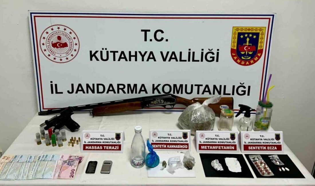 Kütahya’da gerçekleştirilen uyuşturucu operasyonunda çok miktarda narkotik madde ele geçirilirken,