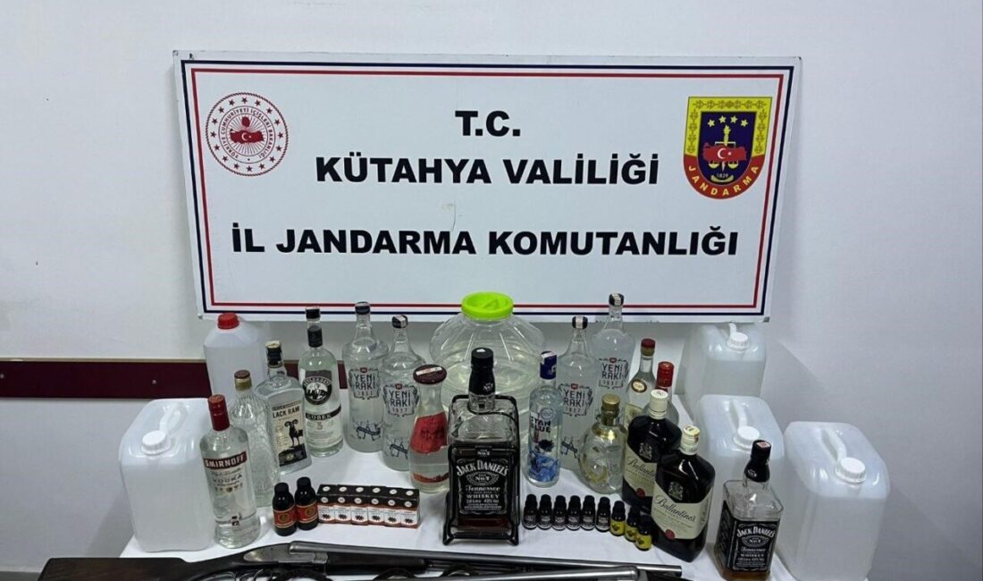 Kütahya’nın Simav ilçesinde jandarmanın düzenlediği operasyonda 18 litre sahte alkollü