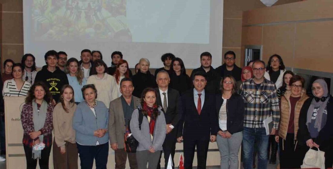 Anadolu Üniversitesi Edebiyat Fakültesi Taciser Tüfekçi Sivas Salonu’nda ’Yapay Zekâ