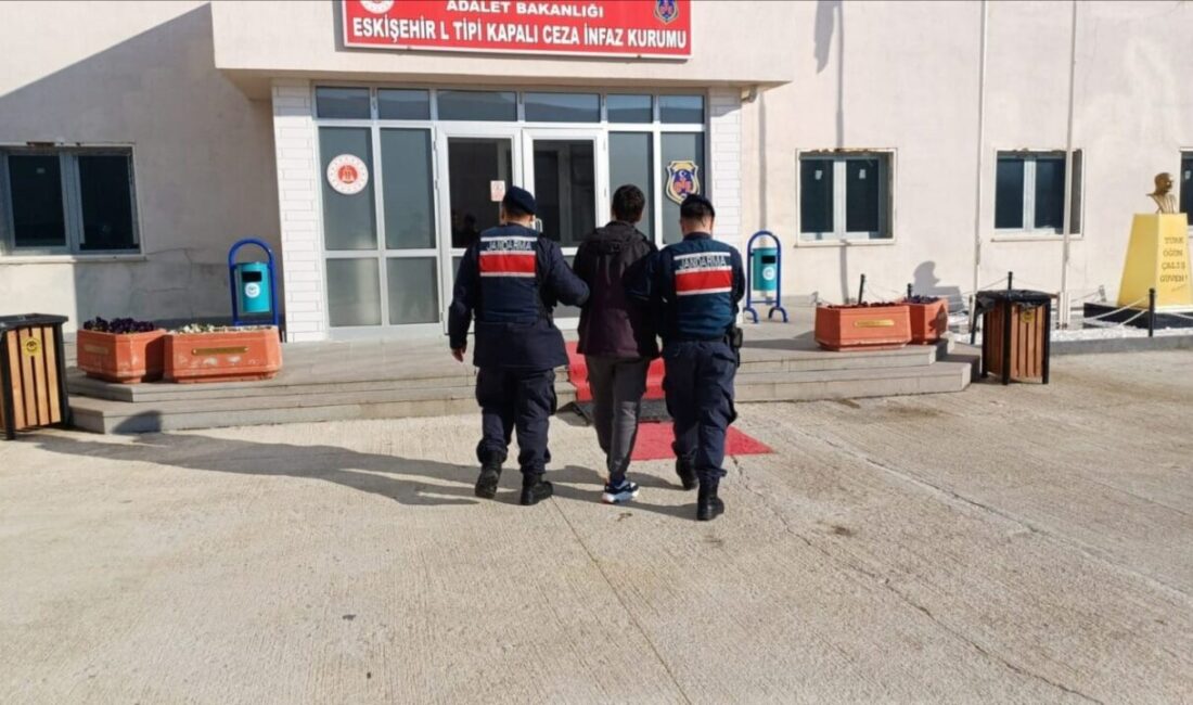 Eskişehir’de sosyal medyada uyuşturucu ticareti yapan şüpheli jandarma ekiplerinin çalışmaları