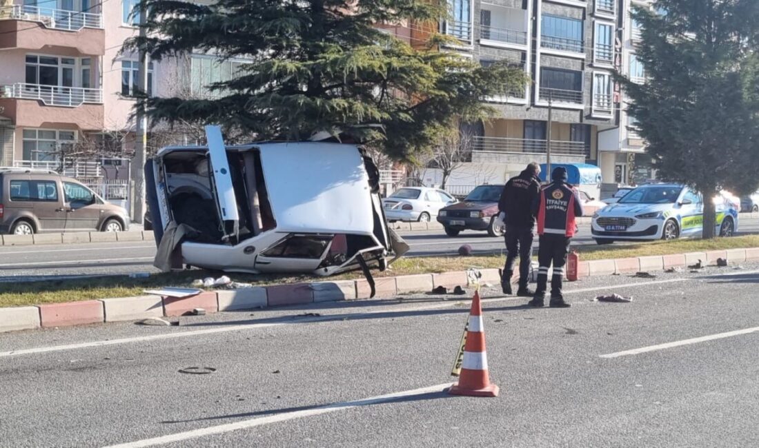 Kütahya’nın Tavşanlı ilçesinde meydana gelen trafik kazasında 3 kişi yaralandı.