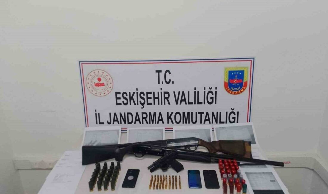 Eskişehir’de jandarma ekiplerince tefecilik yaptığı belirlenen şahıslara yönelik düzenlenen operasyonda