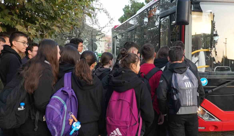 Aile ve Sosyal Hizmetler Bakanı Mahinur Özdemir Göktaş, sosyal yardım