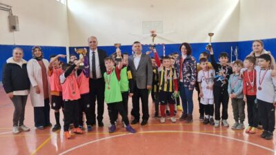 Erkmen’de düzenlenen futsal turnuvasında şampiyonlar belli oldu. Öğrencilerin yoğun ilgi