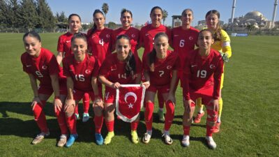 Slovakya maçının ardından açıklamalarda bulunan U-19 Kadın Milli Takım Teknik