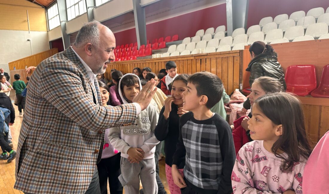 Sandıklı’da genç yetenekleri keşfetmek amacıyla düzenlenen yetenek taraması, geniş katılımla