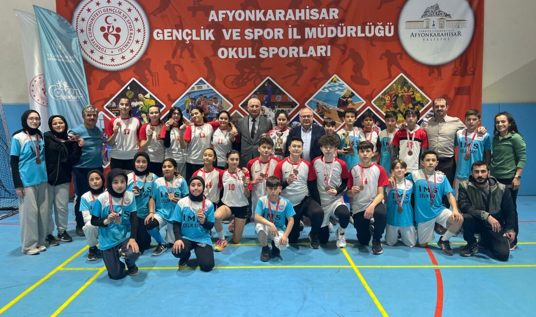 Afyonkarahisar’da düzenlenen Okul Sporları Korfbol Gençler ve Yıldızlar Müsabakaları, kıyasıya