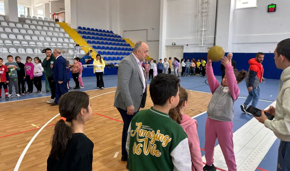 Gençlik ve Spor İl Müdürü İsmail Hakkı Kasapoğlu, Çay ilçesinde