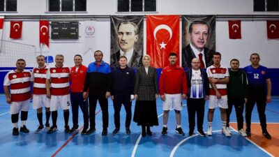 Afyonkarahisar Valiliği ve Çobanlar Kaymakamlığı işbirliğiyle düzenlenen voleybol maçında, sporun