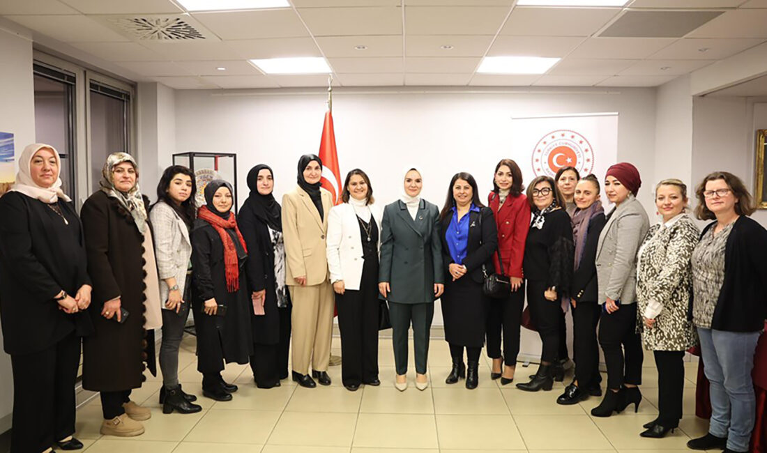Aile ve Sosyal Hizmetler Bakanı Mahinur Özdemir Göktaş, OECD Merkezi'nde