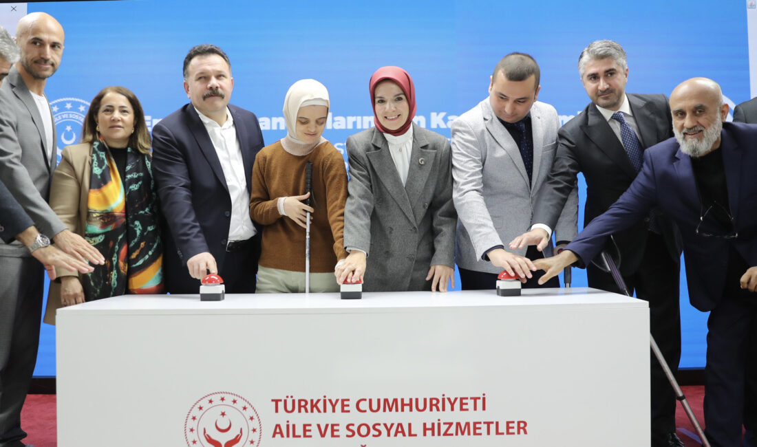 Engelli vatandaşların kamu kurumlarına yerleştirilmesi törenine katılan BakanGöktaş, kamu ve