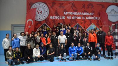 Afyon’da düzenlenen Grekoromen ve kadınlar serbest güreş il birinciliği müsabakaları