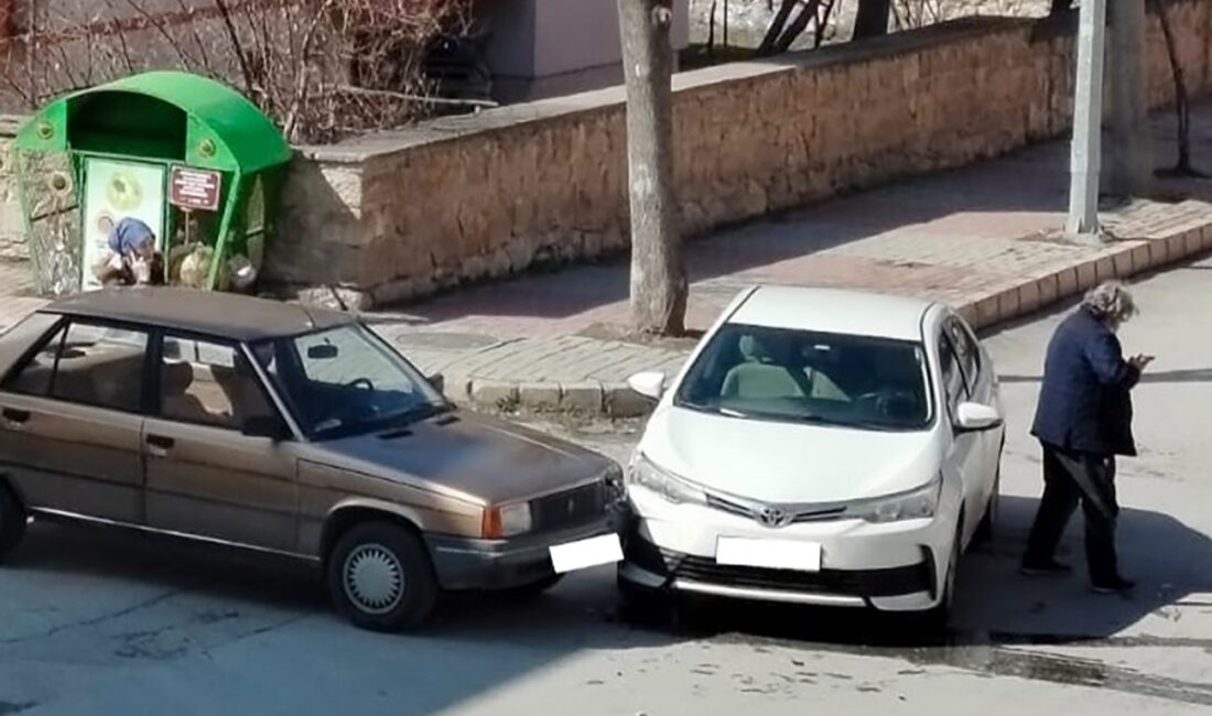 Afyonkarahisar kent merkezi Kocatepe mahallesi Şehit Abdullah Köse caddesi üzerinde