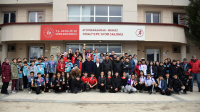 Kocatepe Spor Kompleksi’nde düzenlenen Okul Sporları Küçükler ve Yıldızlar Oryantiring
