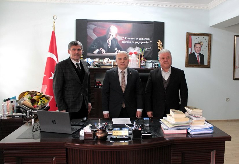 Tatarlı kasabasında iki okul bahçesine spor kompleksi, halı saha ve
