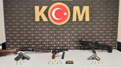 Afyonkarahisar'da kaçakçılıkla mücadele kapsamında yapılan operasyonda, bir iş yeri ve