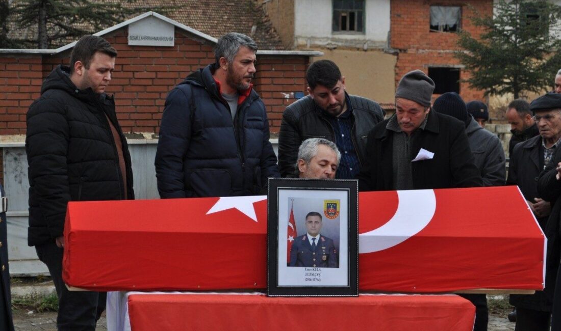 Arkadaşının silahıyla kendini vuran uzman çavuş Isparta’da toprağa verildi İstanbul’da arkadaşının silahıyla hayatına son veren uzman çavuş, memleketi Isparta’nın