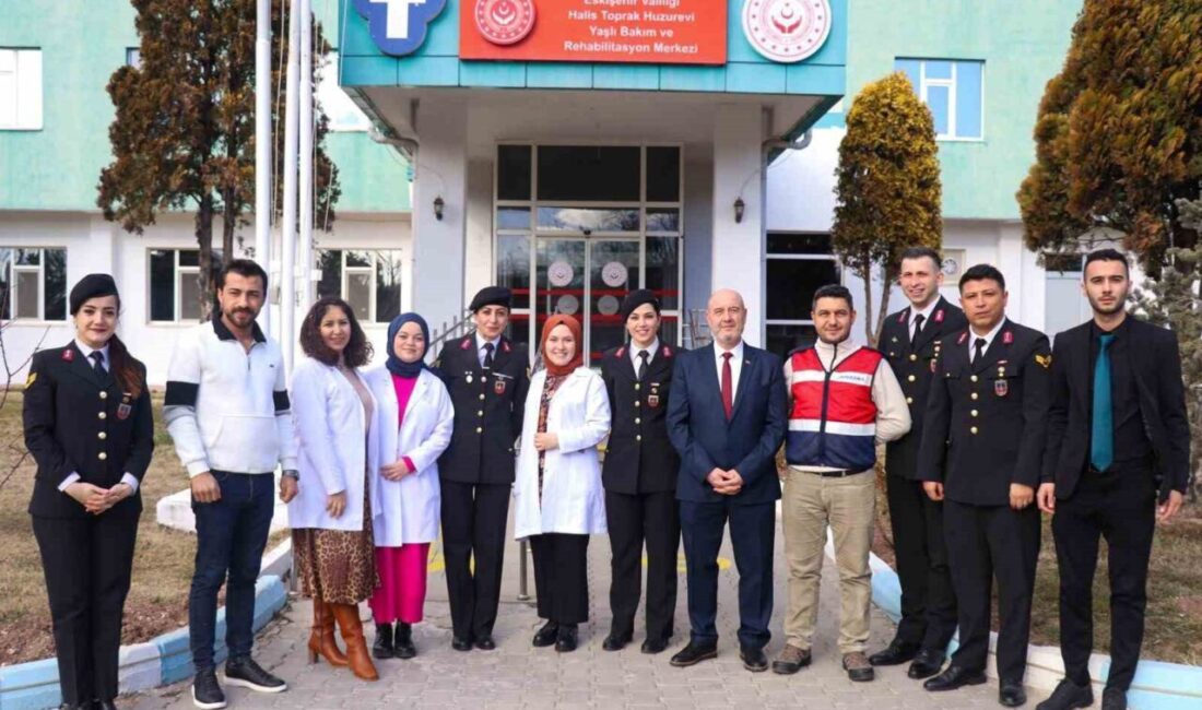 Eskişehir İl Jandarma Komutanlığı’ndan huzurevine anlamlı ziyaret Eskişehir İl Jandarma Komutanlığı yetkilileri ve Mehmetçik, Halis Toprak Huzurevi’ne