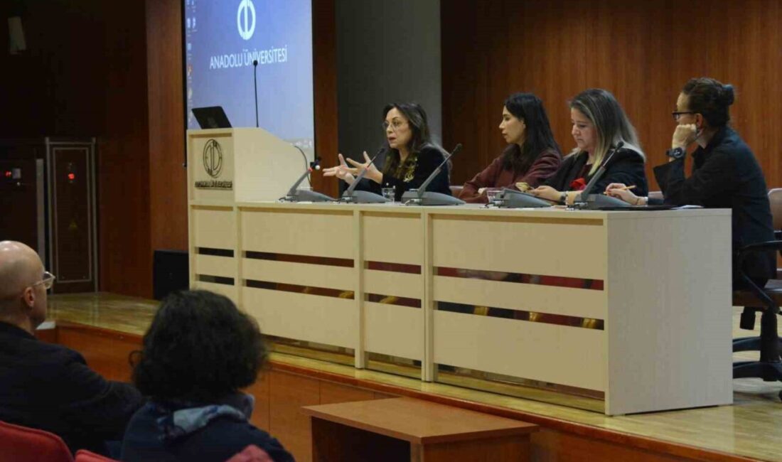Anadolu Üniversitesi Toplumsal Katkı Koordinatörlüğü tarafından ’Toplumsal Katkı Faaliyetleri Bilgilendirme