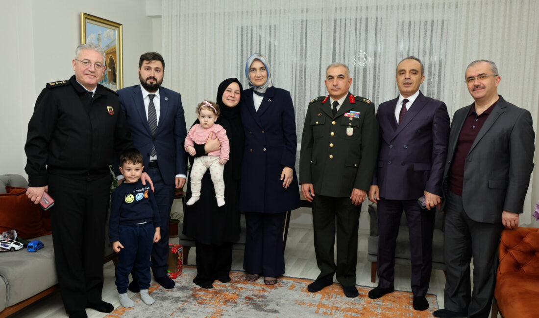 Vali Yiğitbaşı, Malül Gazi İsmail Kumru ve Şehit Yunus Çiçek'in