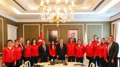 Gençlik ve Spor Bakanı Osman Aşkın Bak, Hırvatistan’da düzenlenen Avrupa