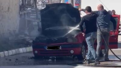 Afyonkarahisar’ın Akören ilçesinde, belirlenemeyen bir nedenle bir araçta yangın çıktı.