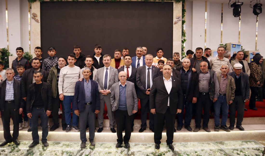 İYİ Parti Afyonkarahisar İl Başkanlığı tarafından düzenlenen iftar programına 2