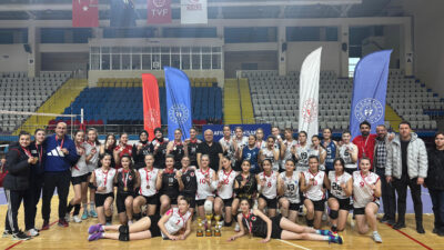 Afyonkarahisar’da düzenlenen Yıldız Kızlar Voleybol İl Birinciliği Müsabakaları sona erdi.