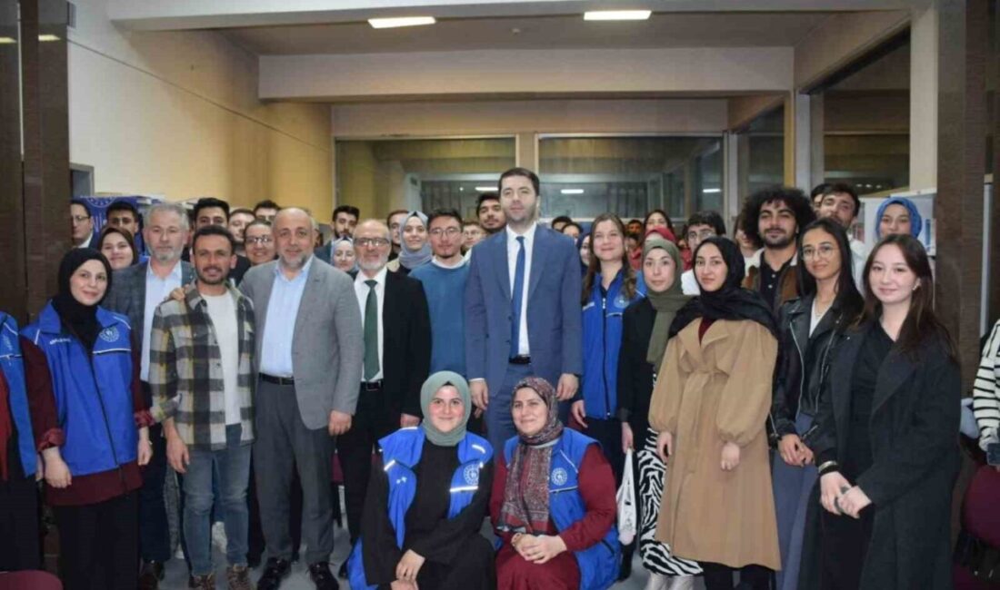 Afyonkarahisar’da gençlere ÜNİDES programı anlatıldı Afyonkarahisar’da Gençlik Hizmetleri Genel Müdürü Dr. Enes Efendioğlu, Gençlik Hizmetleri