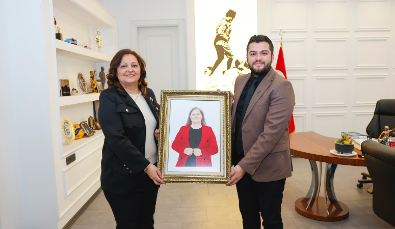 Anahtar Parti Afyonkarahisar İl Başkanı Mücahit Demiray ve yönetim kurulu