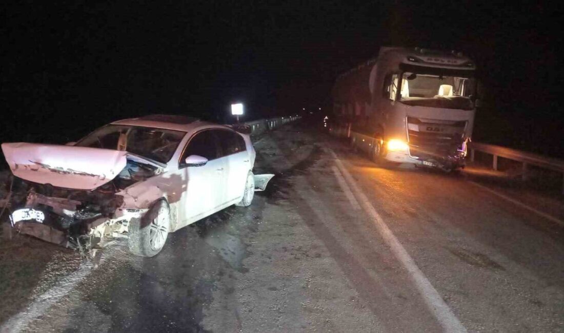 Bilecik’te feci kaza: 1 ölü, 2 yaralı Bilecik’te tır ile otomobilin çarpışması sonucu meydana gelen trafik kazasında
