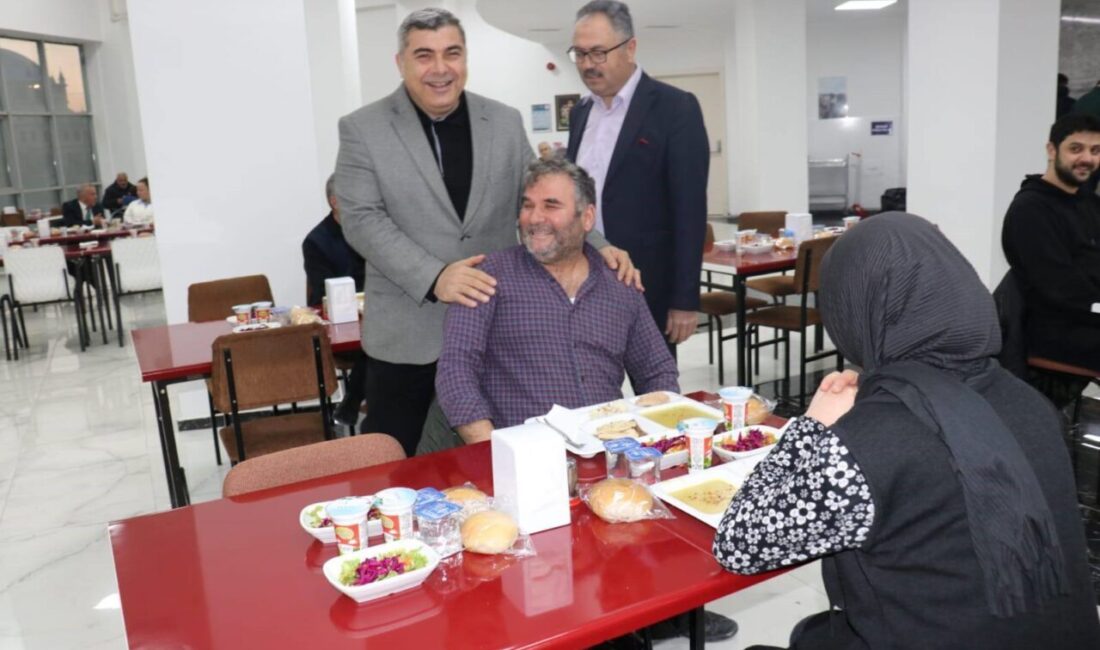 Eğitim camiası iftarda buluştu Afyonkarahisar İl Milli Eğitim Müdürü Miraç Sünnetci, Eğitim Müfettişleri Başkanı,