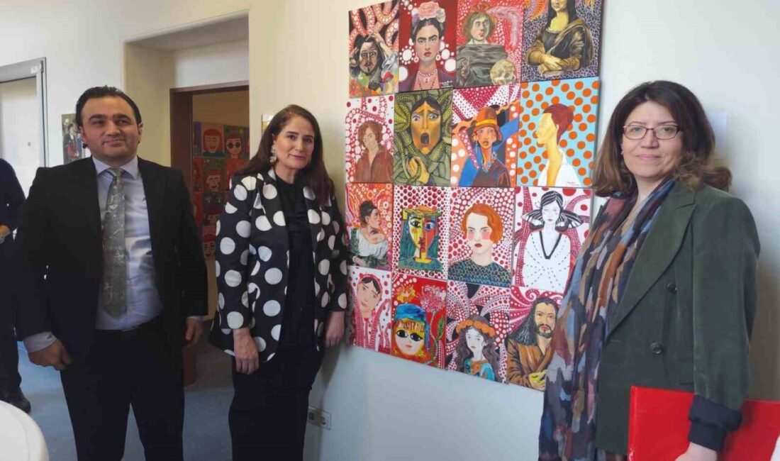 Japon sanatçı Kusama’dan ilham alarak hazırladıkları eserleriyle Bilecik’i temsil ettiler Bilecik Güzel Sanatlar Lisesi öğretmenlerinden Hatice Ünal Harmancı ve yetenekli