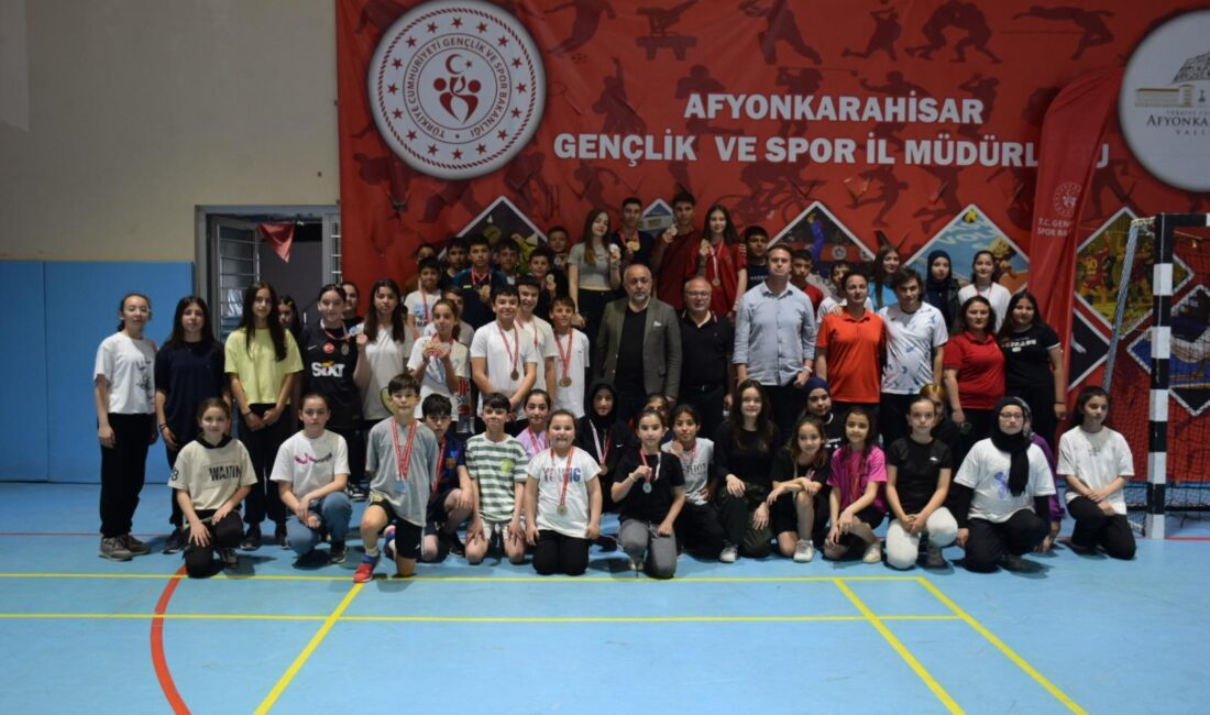 Afyonkarahisar’da 23 Nisan Ulusal Egemenlik ve Çocuk Bayramı kapsamında düzenlenen