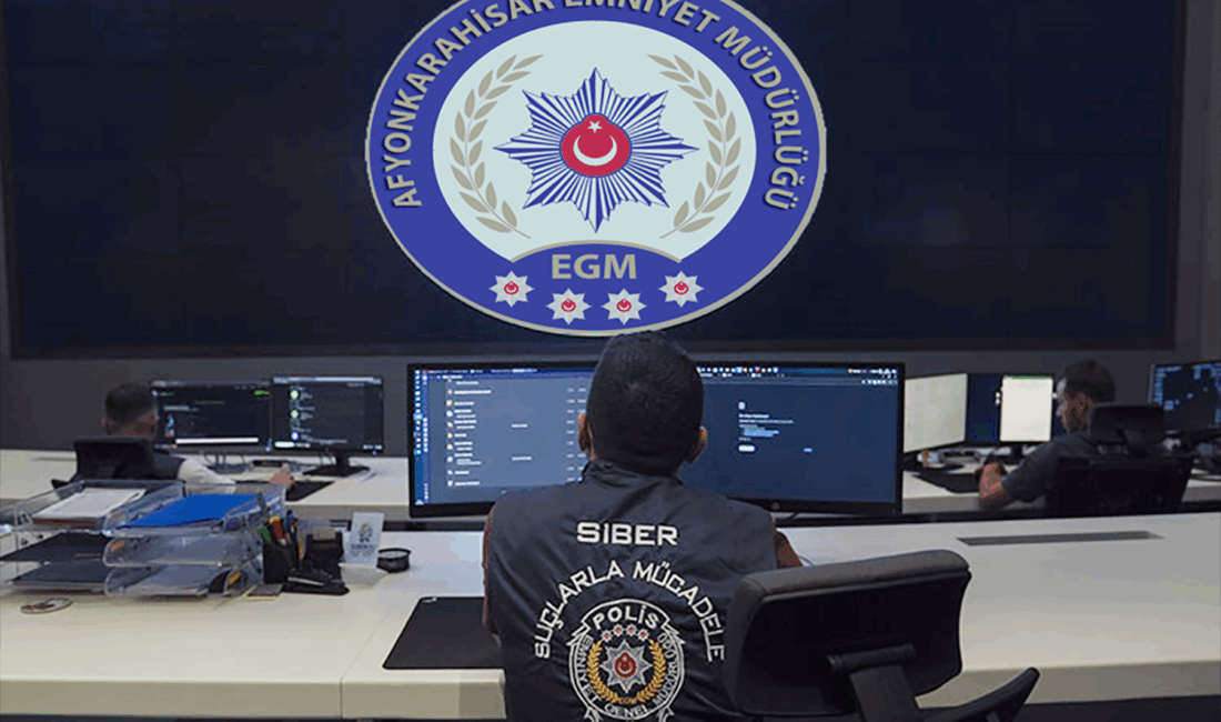 11 vatandaşı 920 bin TL dolandıran iki şahıs tutuklandı Afyonkarahisar İl Emniyet Müdürlüğü görevlileri, 'Bilişim sistemlerinin kullanması ile nitelikli