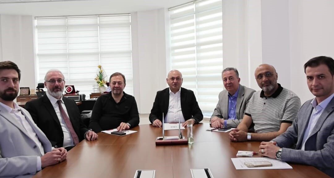 30 Ağustos OSB’den Belediye Kütahyaspor’a destek Kütahya 30 Ağustos Organize Sanayi Bölgesi’nden Belediye Kütahyaspor’a moral veren