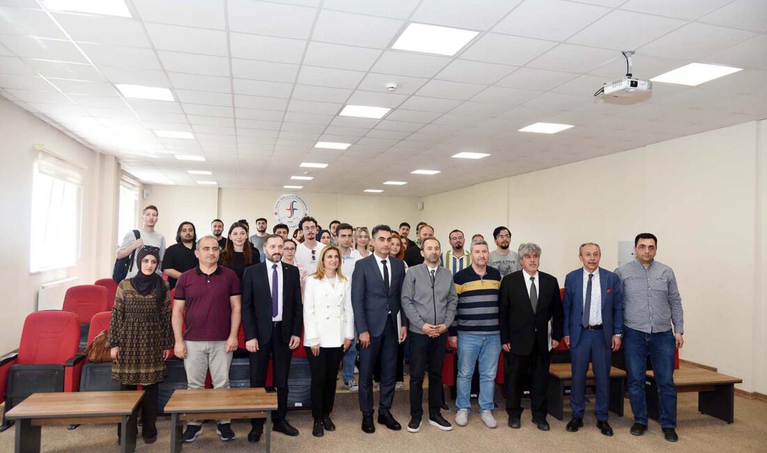 AKÜ Turizm Fakültesinde gerçekleştirilen ‘Turizm Haftası Söyleşisi’nde konuk olan Afyon