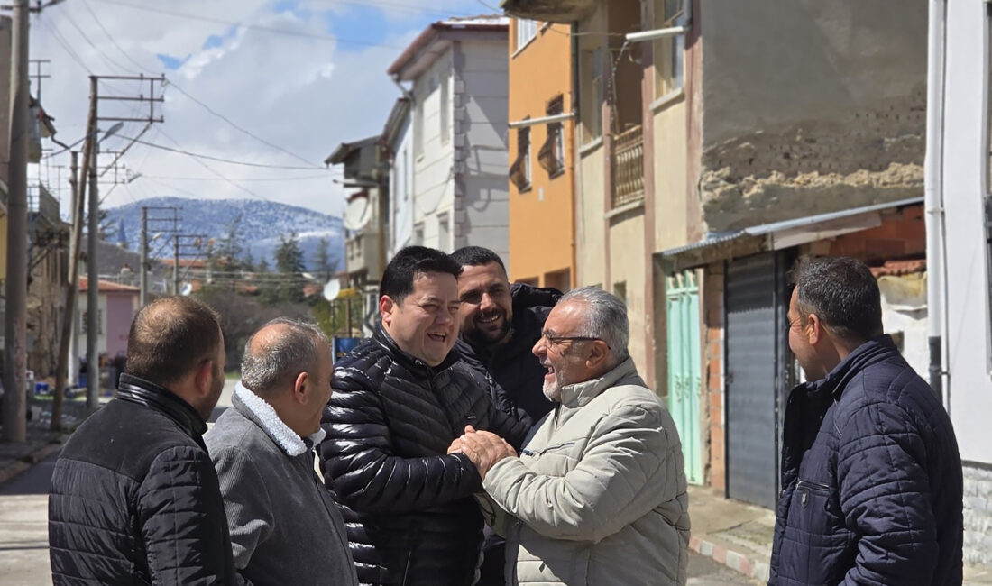 Bolvadin Belediye Başkanı Derviş Aynacı, mahalle ziyaretlerine devam ediyor. Başkan