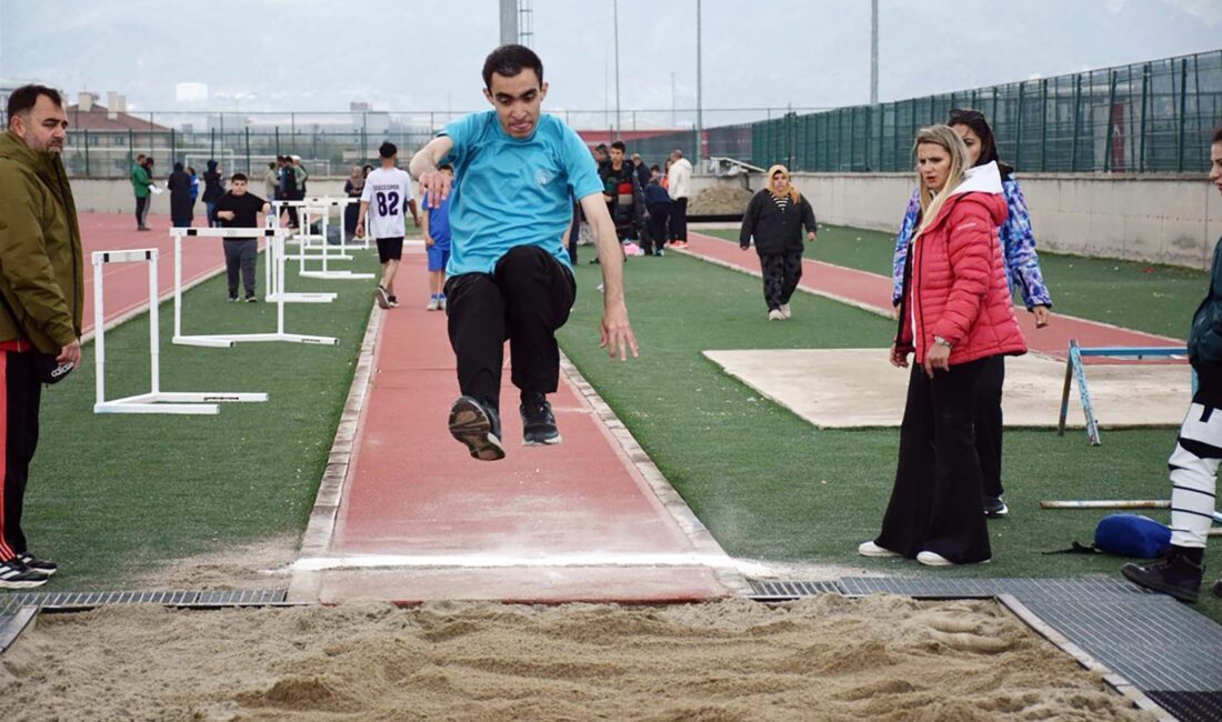 Afyonkarahisar’da düzenlenen ‘Özel Sporcular Para Atletizm’ Müsabakaları, Kocatepe Spor Kompleksi