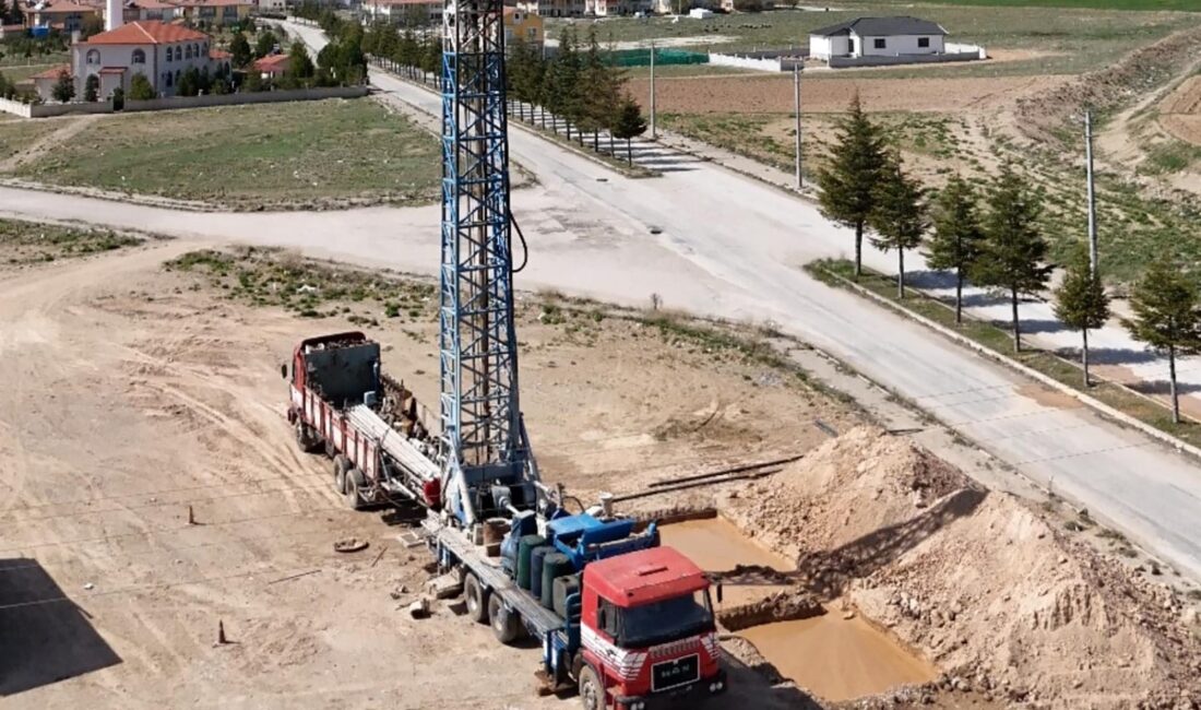 Bolvadin’de sondaj çalışmaları başlatıldı Bolvadin Belediyesi, ilçede yaşayan vatandaşların su kesintileri nedeniyle mağduriyet yaşamaması