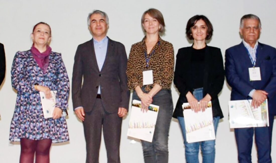 Amatör Çalgıcılar Festivali başlıyor Afyon Kocatepe Üniversitesi (AKÜ) Devlet Konservatuvarı tarafından ilk kez 2007