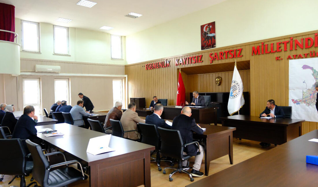 Dinar Belediyesi’nde nisan ayı meclis toplantısı gerçekleştirildi Dinar Belediyesi nisan ayı olağan meclis toplantısı, Belediye Başkan Vekili