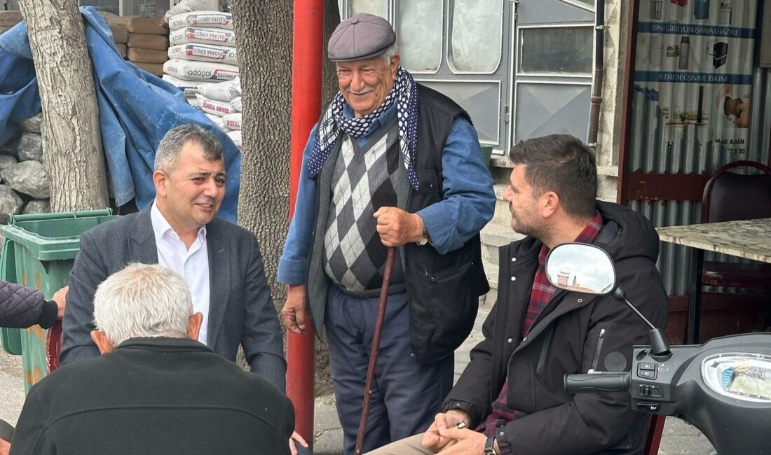 ‘Emirdağ’ı daha yaşanabilir hale getirmek için vatandaşlarımızın fikirlerine kulak veriyoruz’ Emirdağ Belediye Başkanı Serkan Koyuncu, ilçe merkezinde vatandaşlarla bir araya