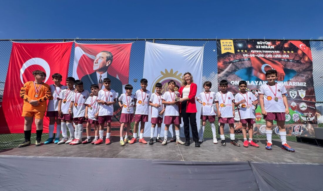 Afyonkarahisar Belediyesi turnuvaya ilişkin yaptığı açıklamada, “Büyük 23 Nisan Futbol