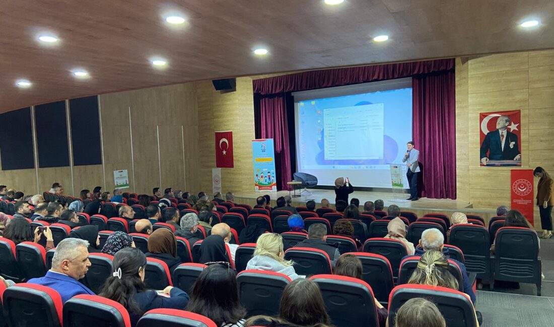 Sandıklı’da Koruyucu Aile Tanıtım Programı düzenlendi Sandıklı’da koruyucu aile sisteminin tanıtılması amacıyla bilgilendirme programı gerçekleştirildi. Programa