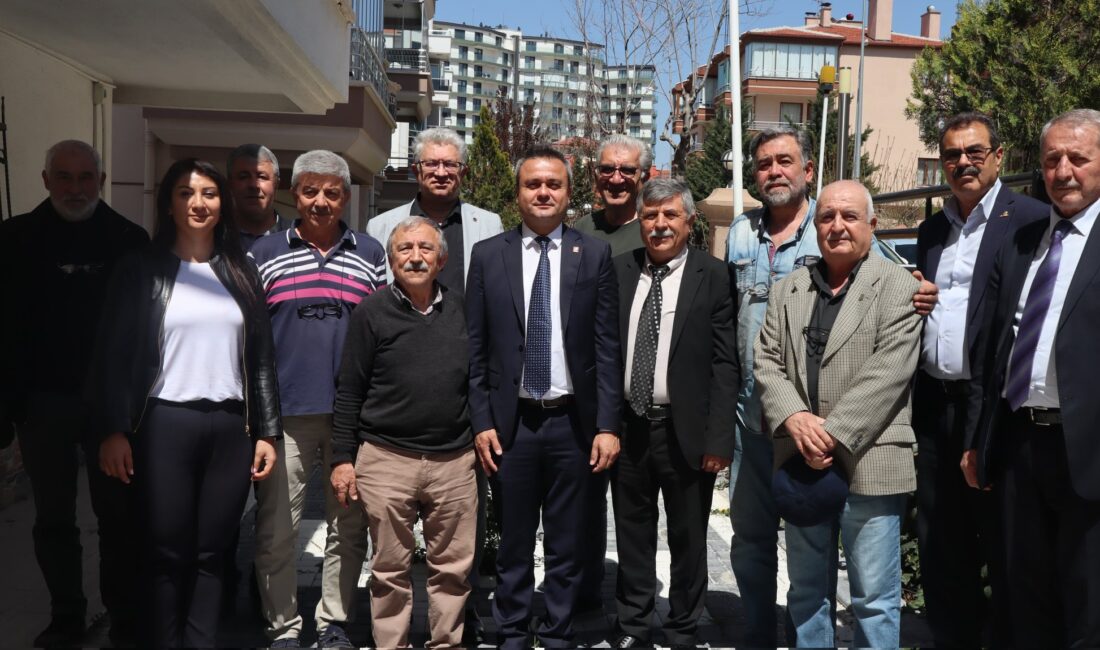 Erhan’dan DİSK Emekliler Sendikası’na destek ziyareti Afyonkarahisar Cumhuriyet Halk Partisi (CHP) İl Başkanı Faruk Duha Erhan,