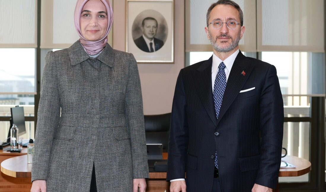 Vali Yiğitbaşı’ndan İletişim Başkanı Altun’a ziyaret Afyonkarahisar Valisi Doç. Dr. Kübra Güran Yiğitbaşı, Cumhurbaşkanlığı İletişim Başkanı